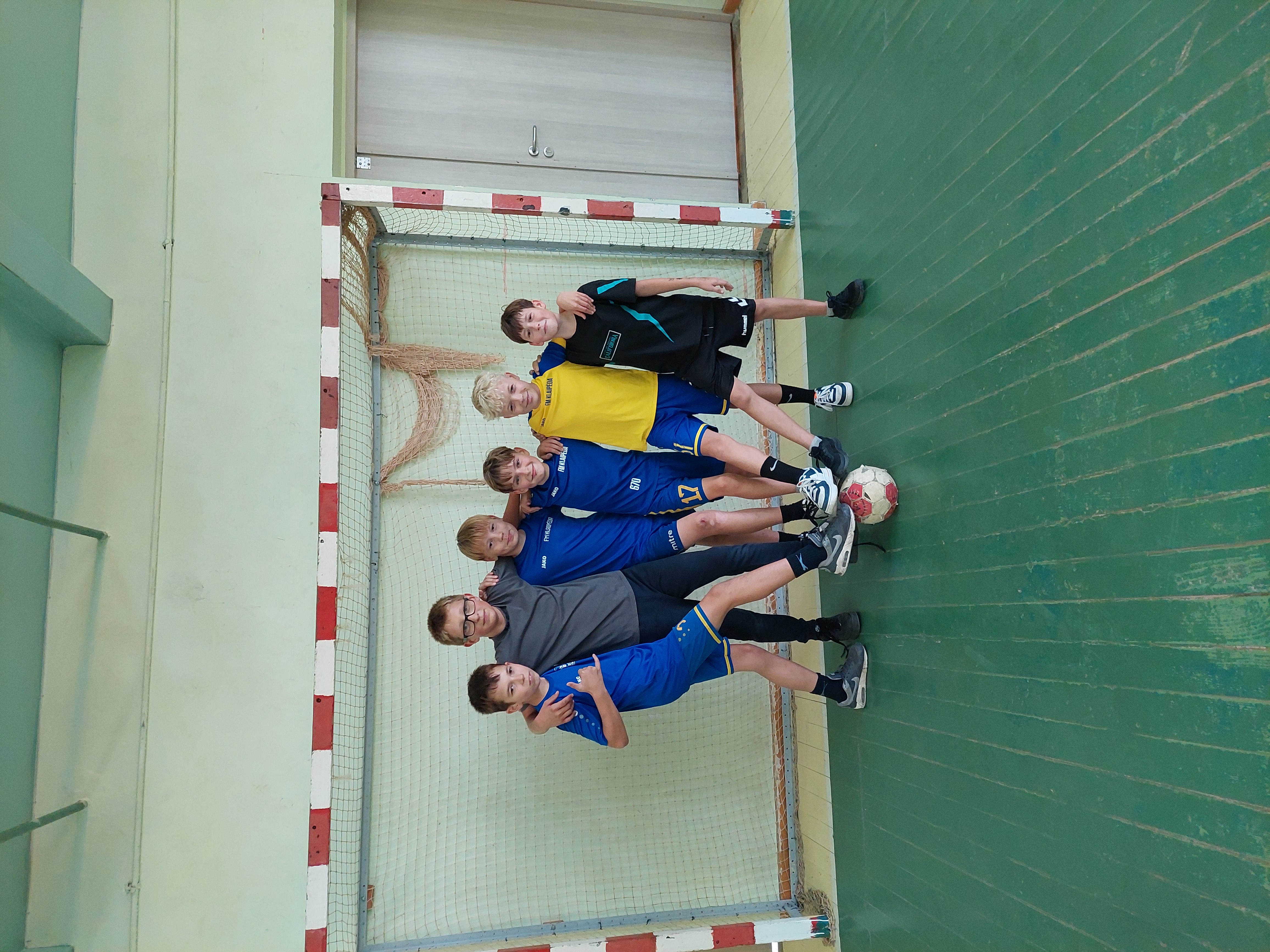Tarpklasinės salės futbolo varžybos